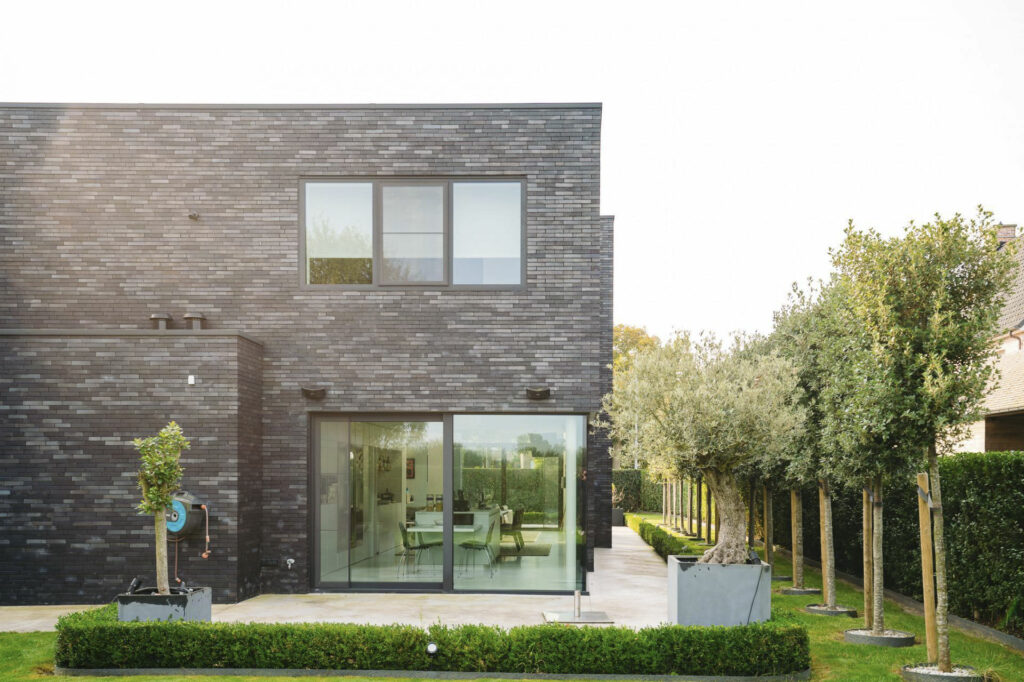 maison avec fenêtre Aluminium